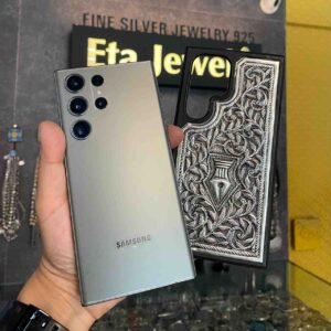 Silver phone cover for Samsung S24 Ultra