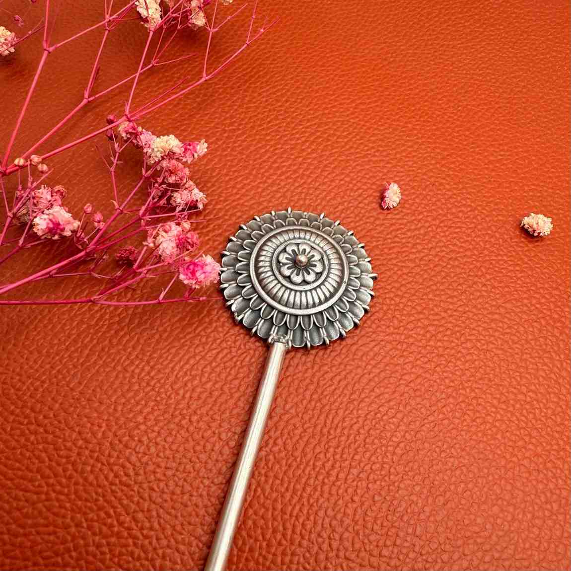 Surajmukhi hair pin