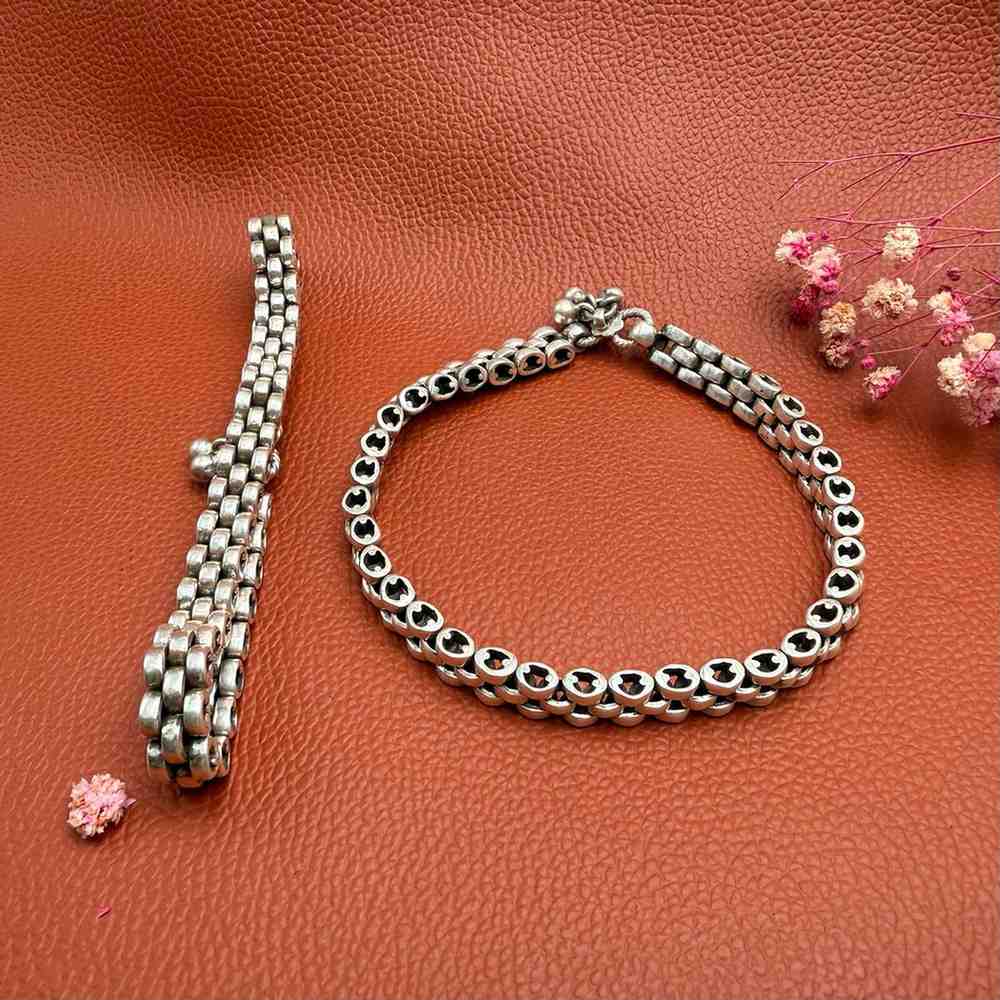 GANTHAN SILVER PAYAL
