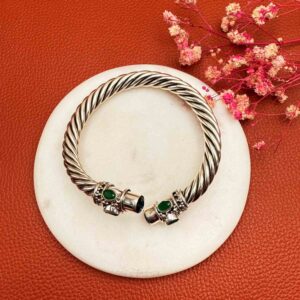 Twirl Silver kada Green