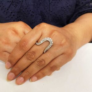 Silver Vanki Ring with white kundan set in it.