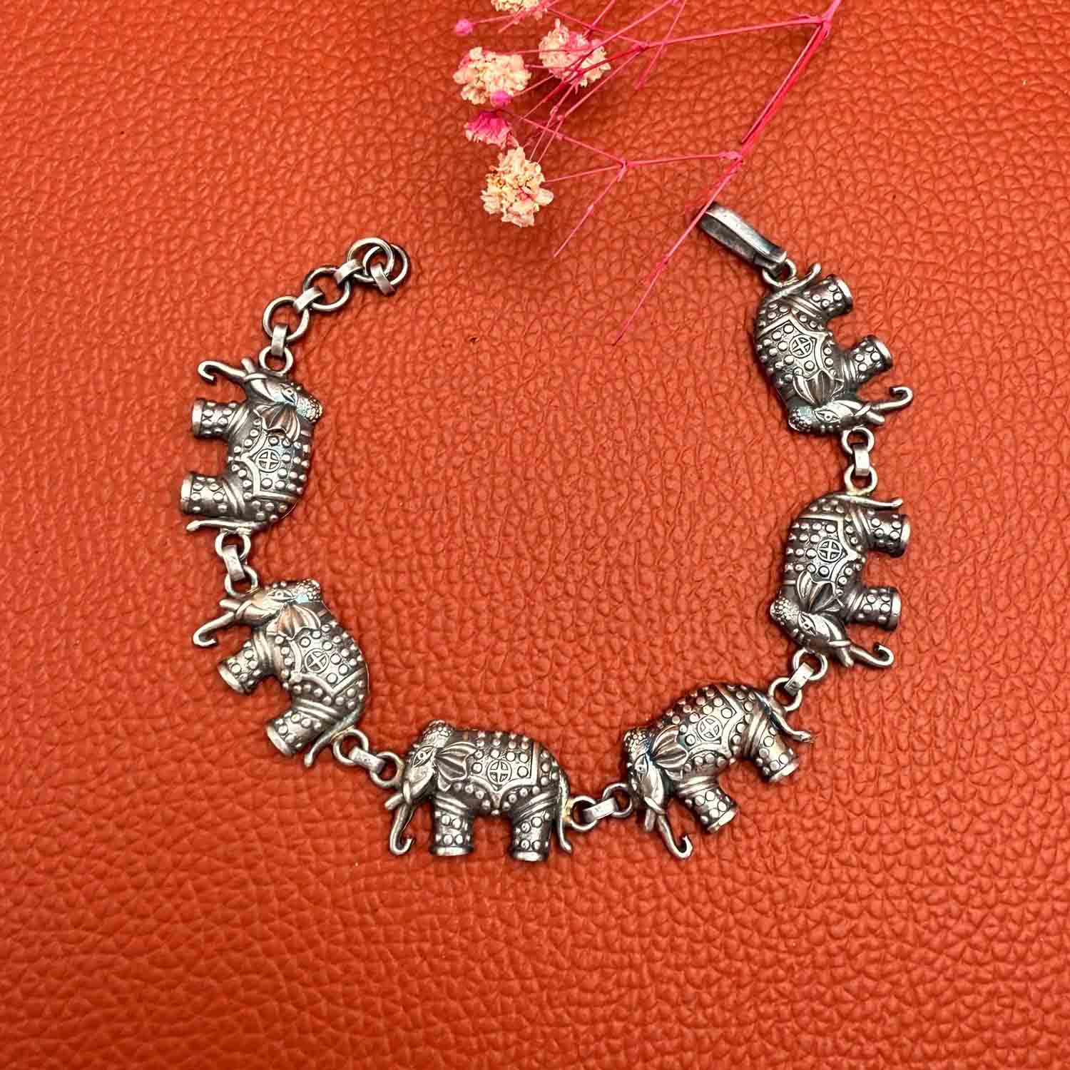 Haathi Silver bracelet
