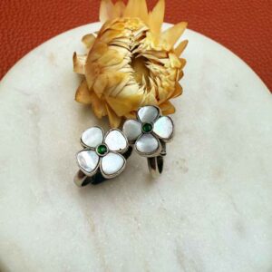 Kundani Flower Silver Toe ring - Mother of pearl