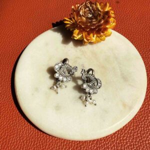 Mor Silver Earclip - White