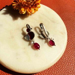 Birdie Silver Earclip - Pink MOP