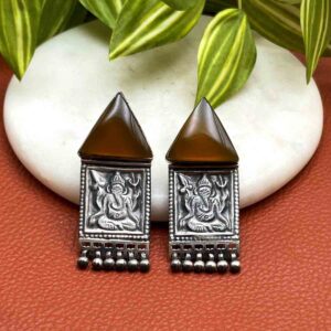 Silver earring with stone